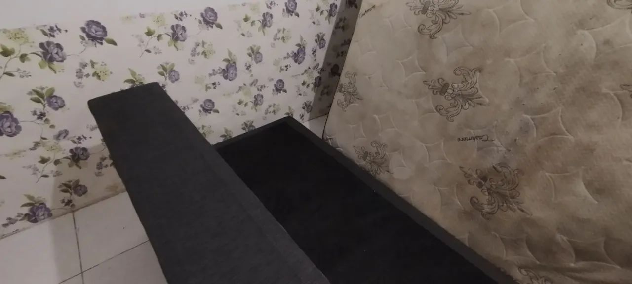 Cama Queen com molas ensacadas - VENDER RÁPIDO ? ESTOU DE MUDANÇA 
