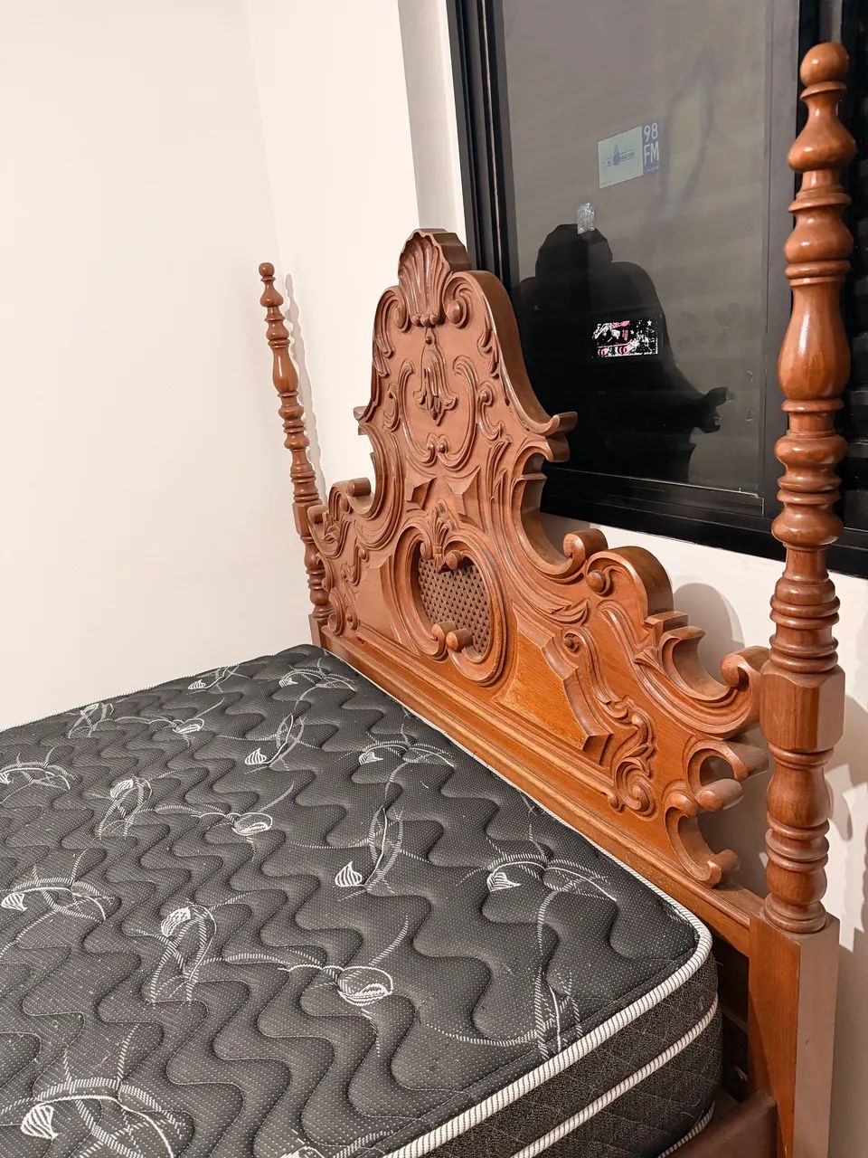 Cama madeira maciça 