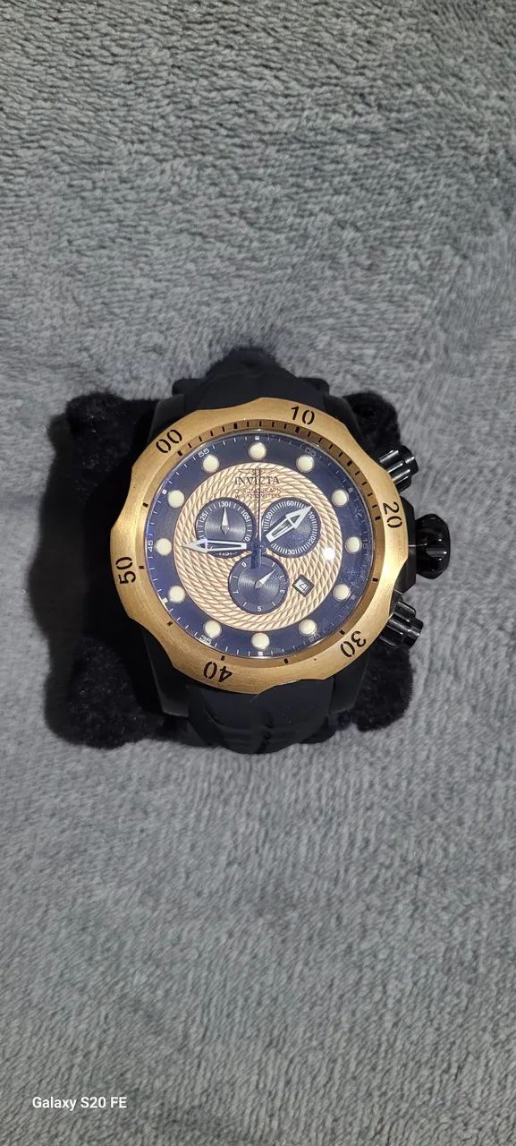 Relogio invicta Venon preto e dourado