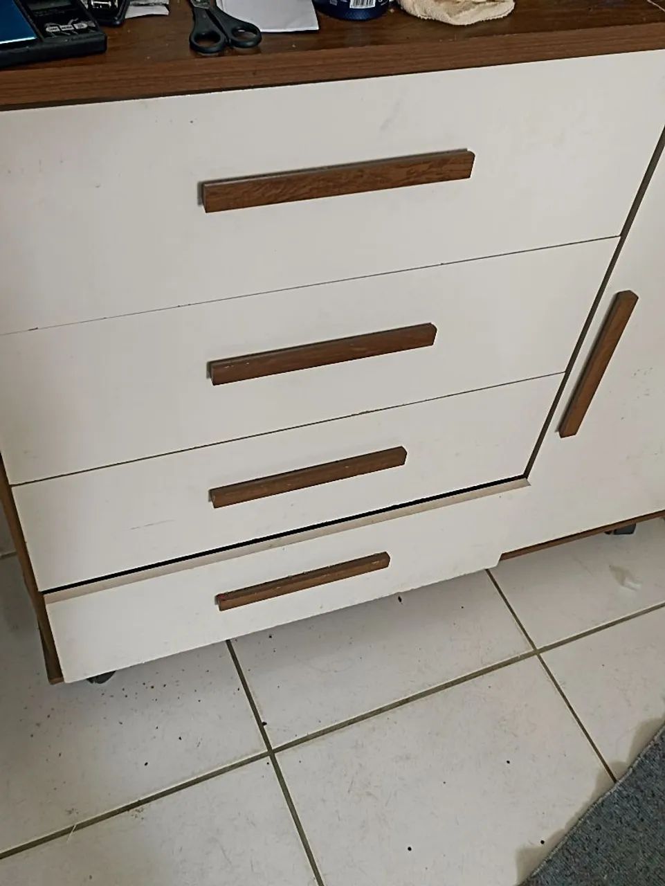 cômoda em boas condições 