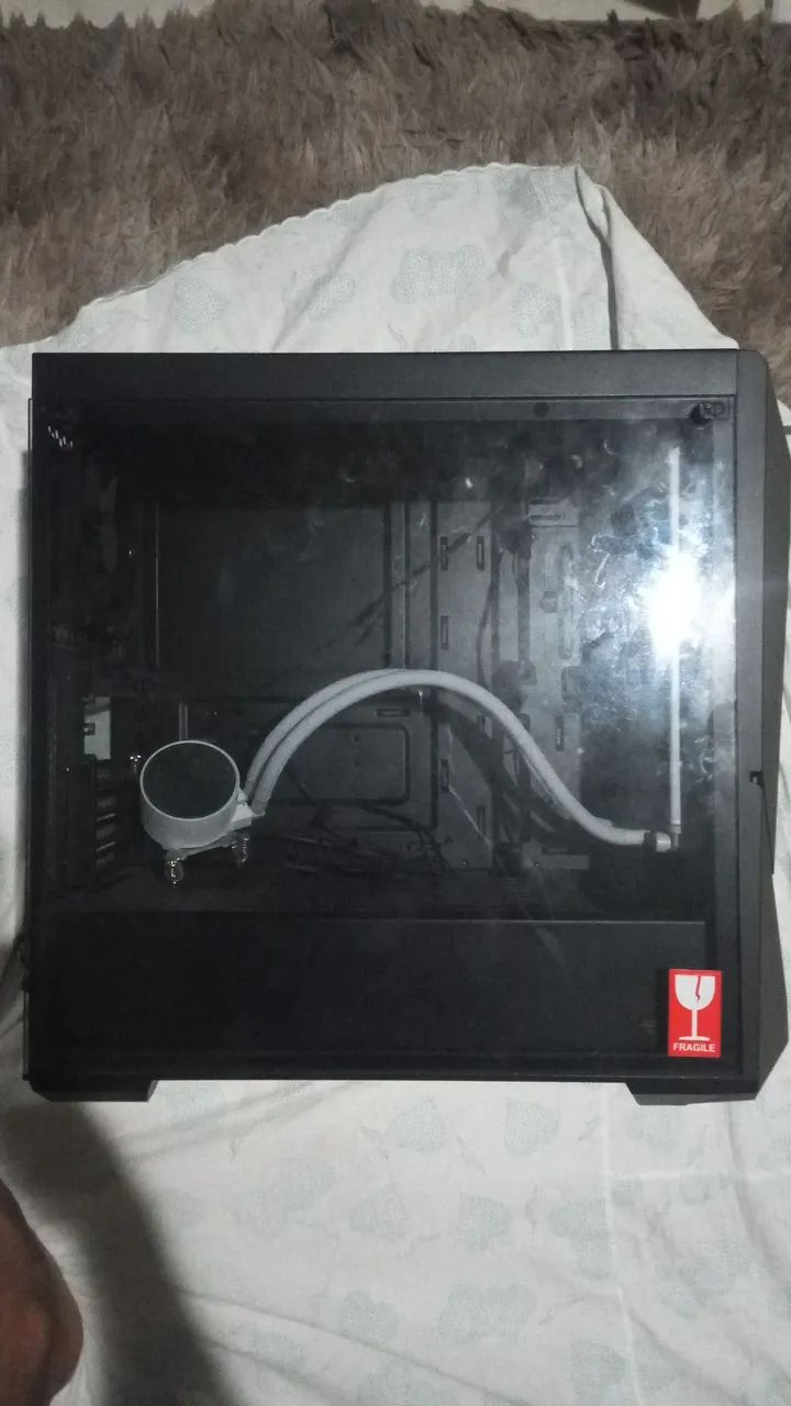 Vendo Gabinete cooler master - Foto 2