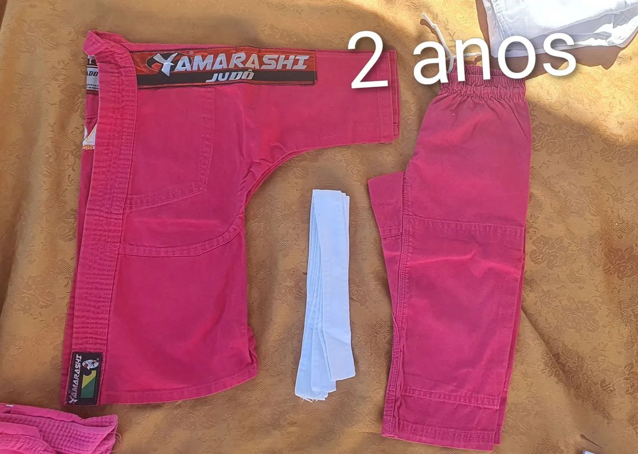 Kimonos rosa 2 e 4 anos
