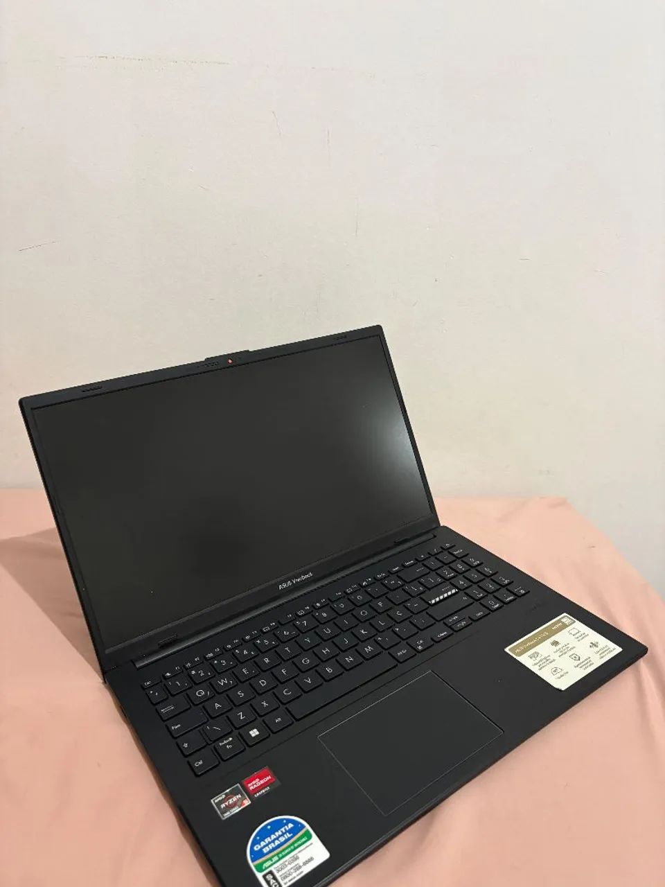 Notebook Assus Vivobook com Ryzen 5 e 8Gb de RAM