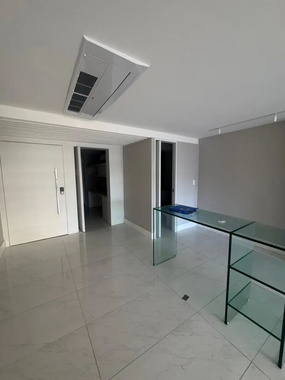 Alugo lindo apartamento na navegantes 180 m2 3 quartos com dependência de funcionária. - Foto 5