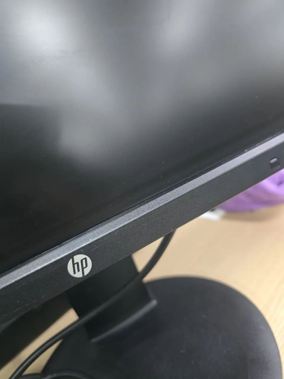 Monitor HP 20"  com ajuste altura e função vertical  - Foto 2