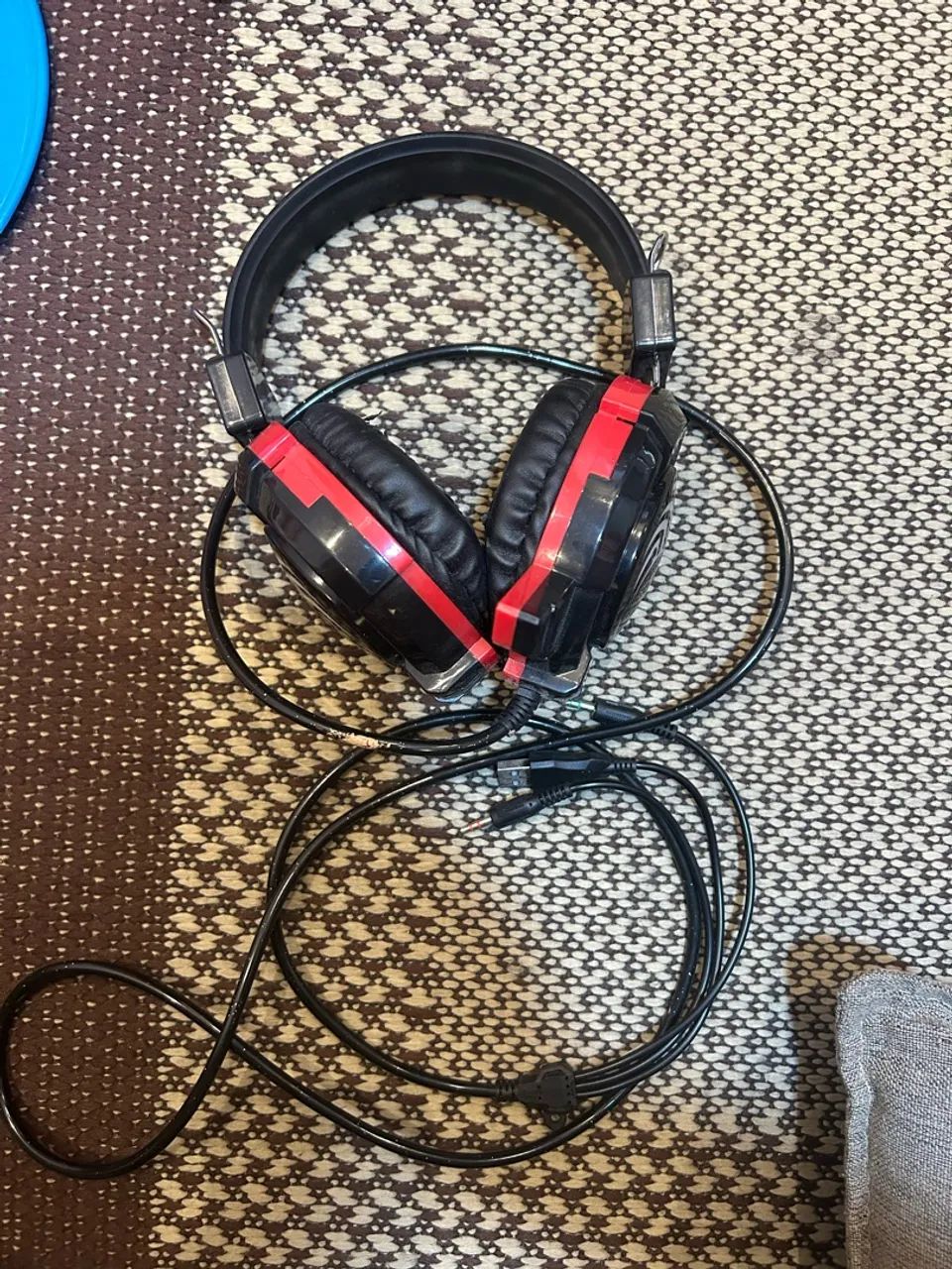 Headset Gamer C3Tech Preto e Vermelho com Microfone - USB e P2