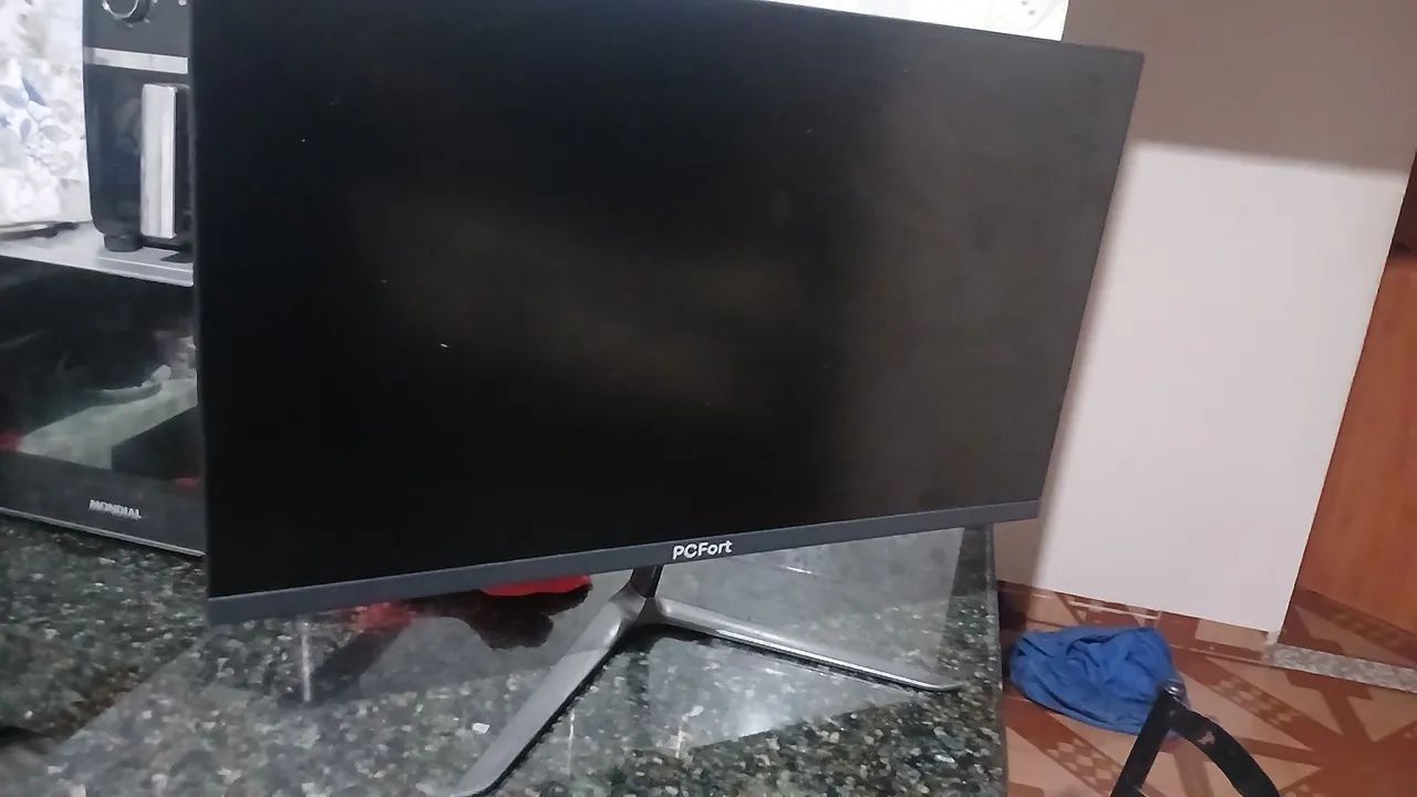 Monitor seminovo teclado mecânico de brinde 