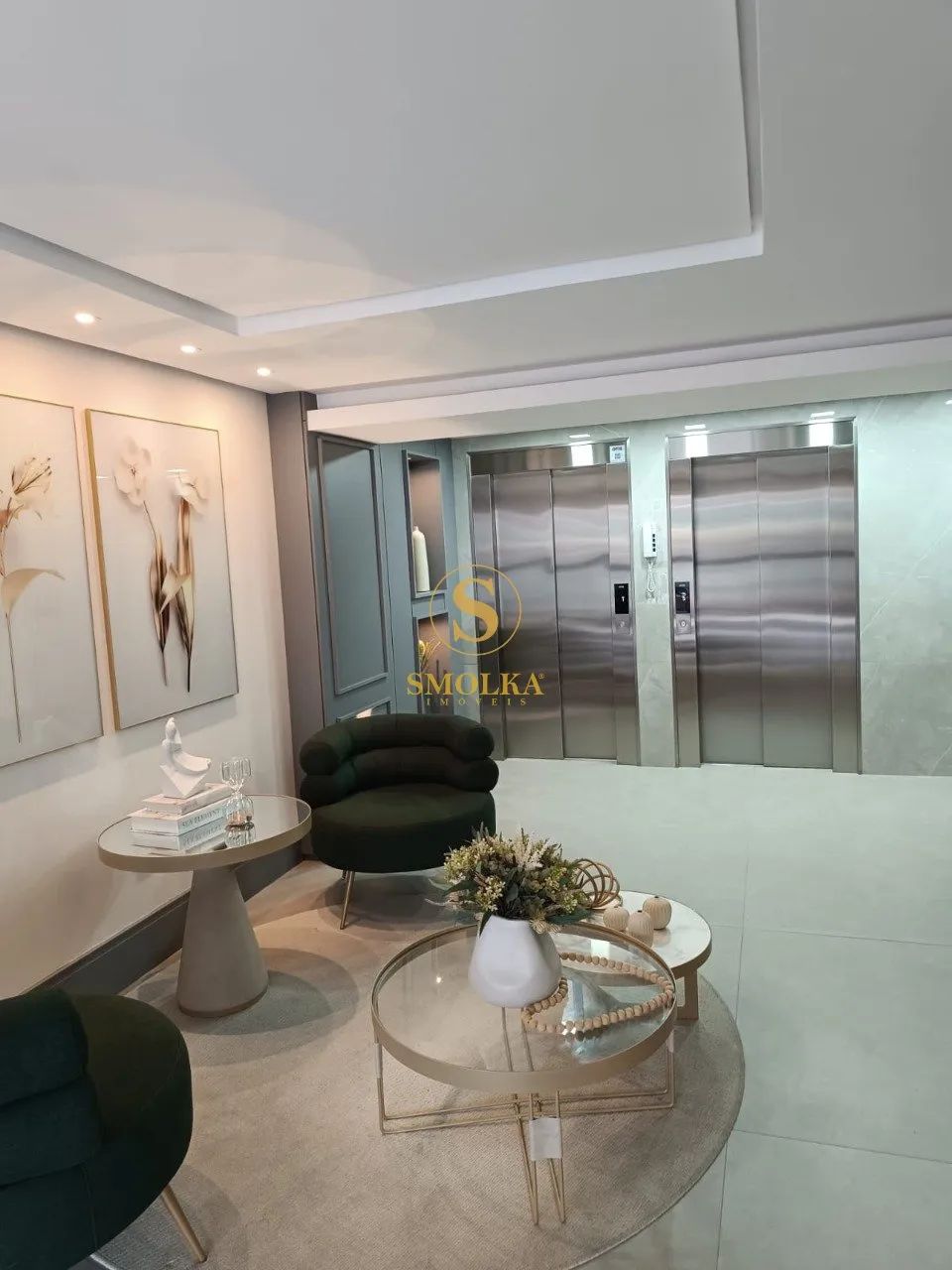 Apartamento à venda com 2 dormitórios, sendo 1 suíte e 1 vaga coberta no bairro Estreito,  - Foto 2