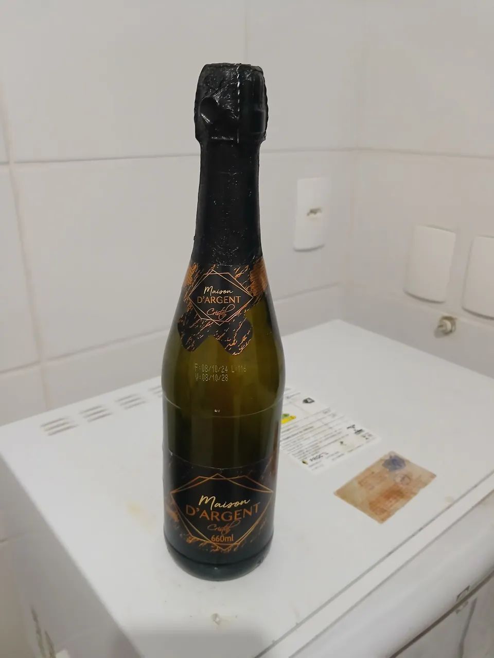 vendo duas garrafas de vinho - Foto 3