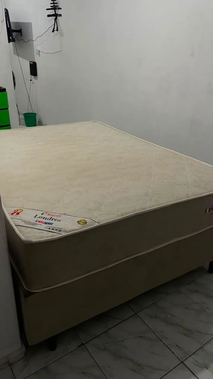Vendo cama box nova 6 meses 1300