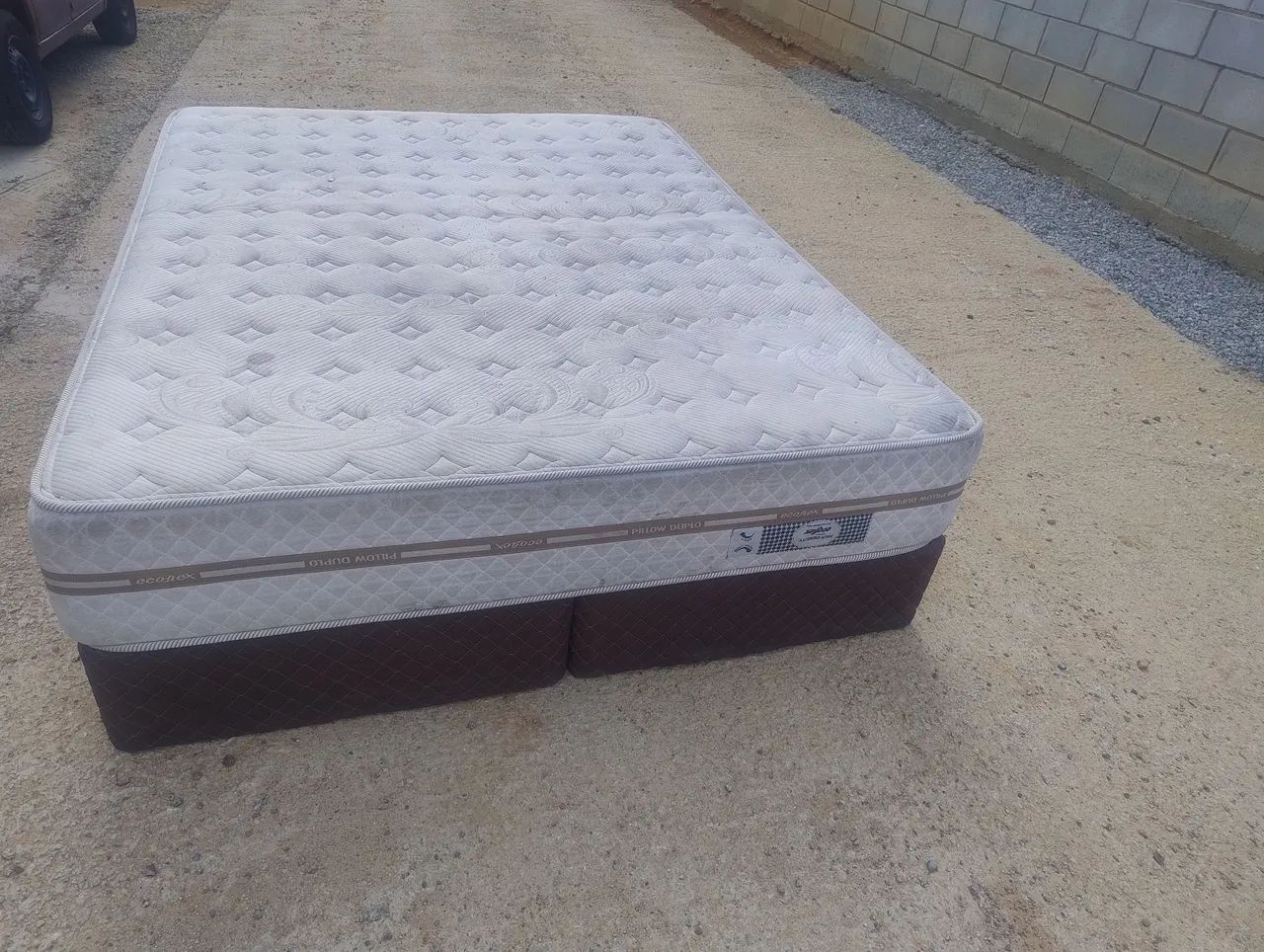 Colchão e base... A base se divide em duas... - Foto 2
