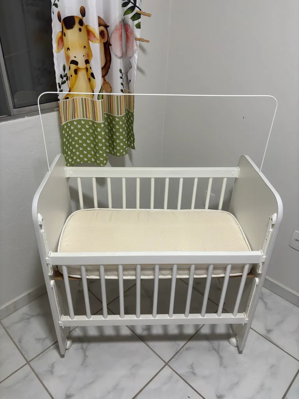 Vendo mini berço com colchão, pouquíssimo usado - Foto 2