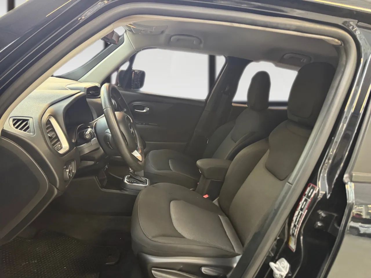 Jeep Renegade 1.8 4x2 Flex 16V Aut., foto 9 de 14