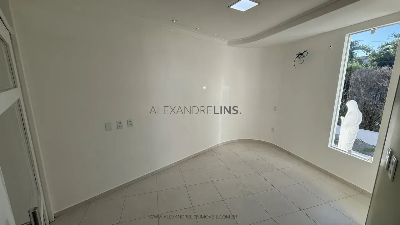 Condomínio Aldebaran Ômega. Casa com 4 suítes, armários e piscina - Foto 4