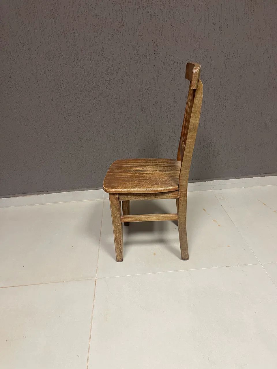 8 cadeiras em madeiras maciças - Foto 2