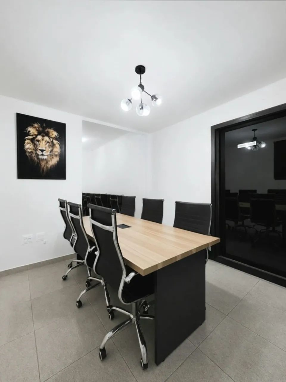 Mesa de Escritório com 6 Cadeiras Presidente - Foto 3