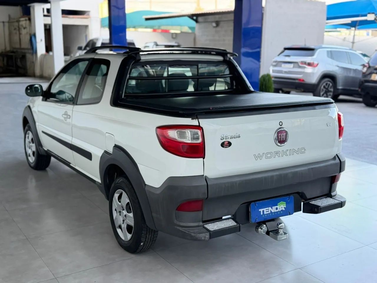 Fiat Strada Working Hard 1.4 Fire Flex 8V CD 2017 - Foto 4