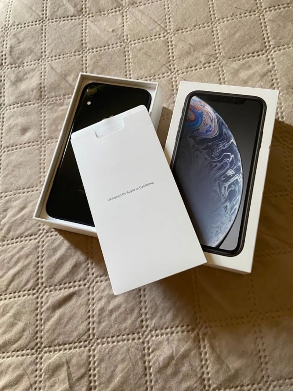 Iphone Xr 128GB com caixa e acessórios. - Foto 2