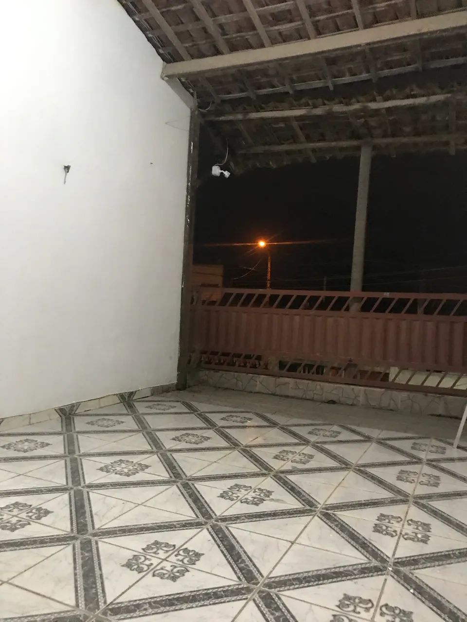 Alugo essa casa enorme bem ventilada   - Foto 5