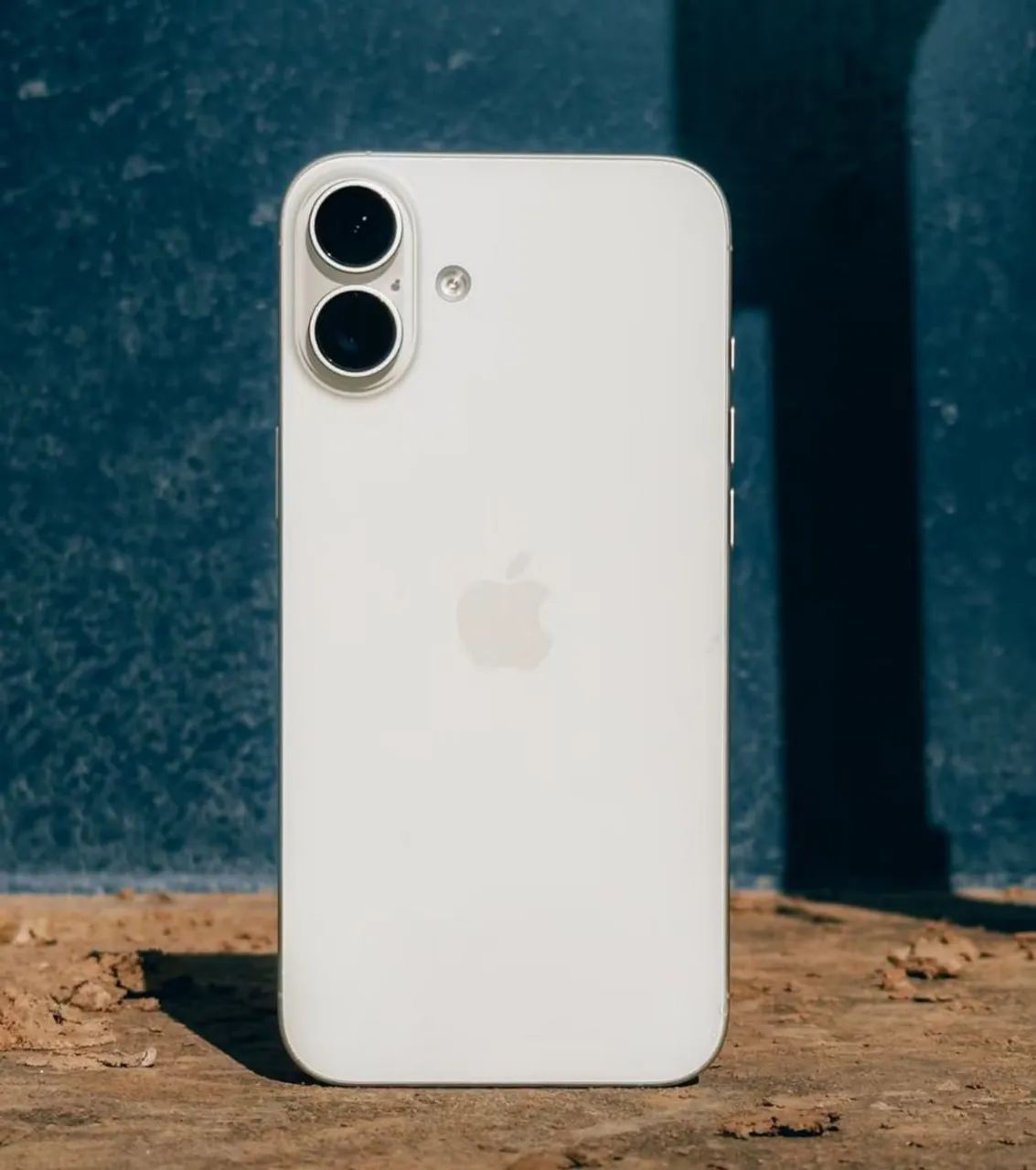 iPhone 16 256GB Semi Novo Branco Bateria 100% ainda na garantia