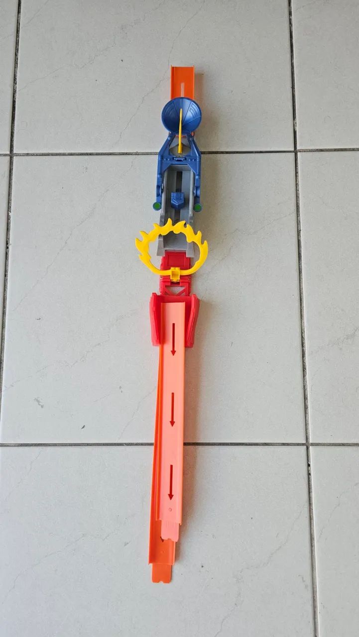 Hot Wheels Trick Tracks Flame Stunt