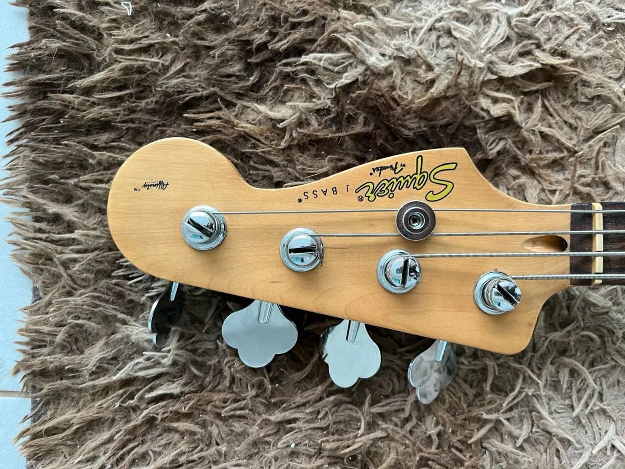 Instrumento- Baixo Squier Fender Affinity - Instrumentos musicais