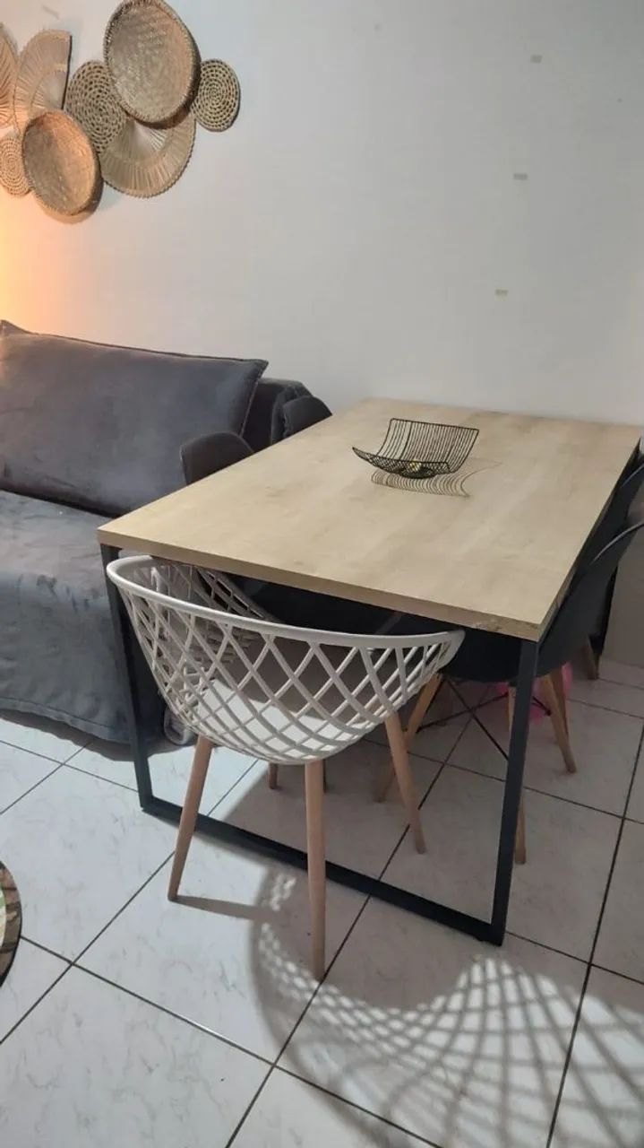 Mesa com cadeiras