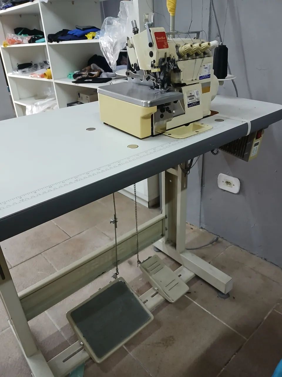 Vendo Overlock Eletrônica Ponto Cadeia - Foto 3