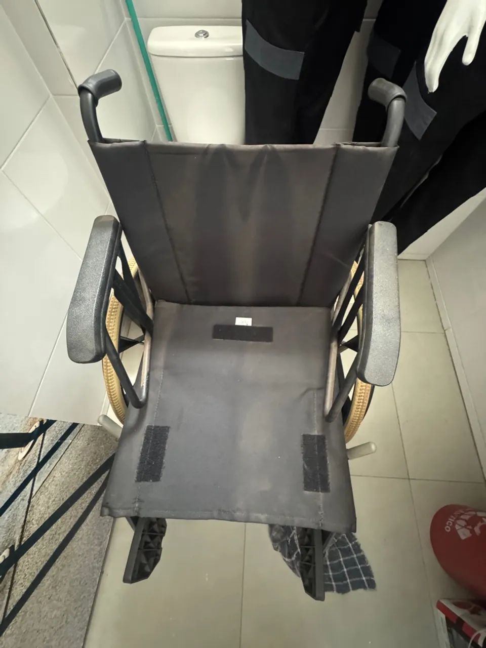 Vendo Cadeira de rodas  - Foto 4