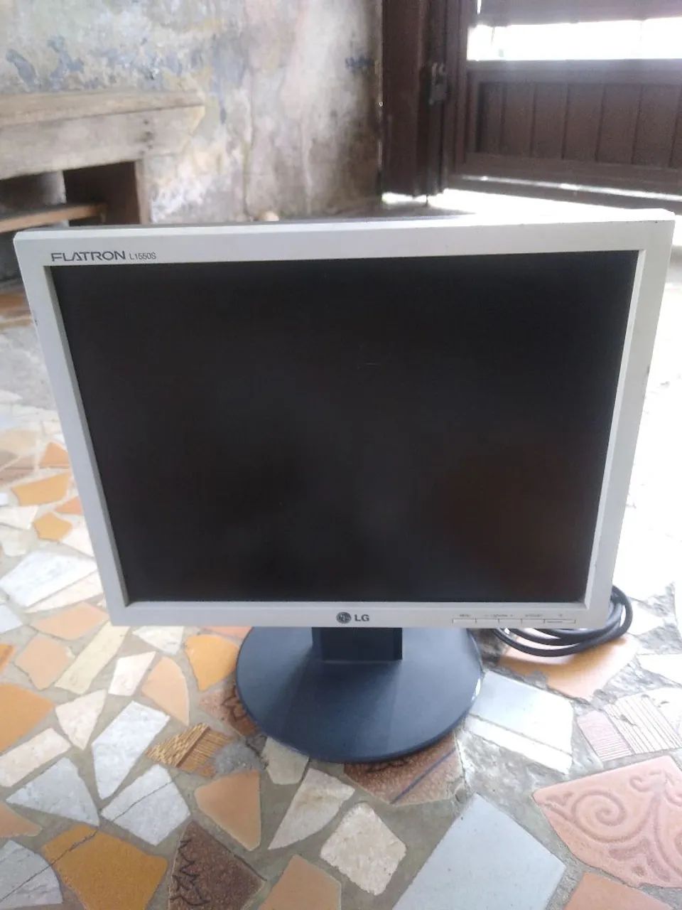 Monitor LG 15" funcionando tudo 