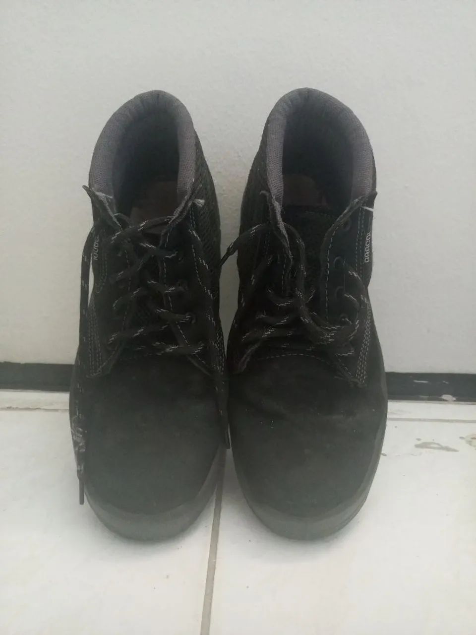 Vende-se bota 