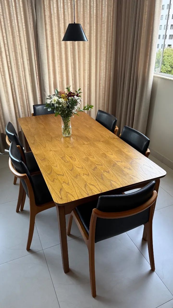 Mesa de jantar em Imbuia Mel + 6 cadeiras ? excelente estado - Foto 4