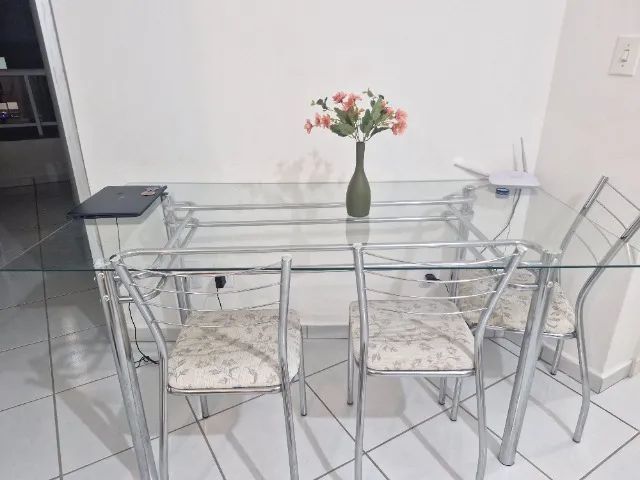 Mesa de jantar de vidro com 6 cadeiras - Foto 3