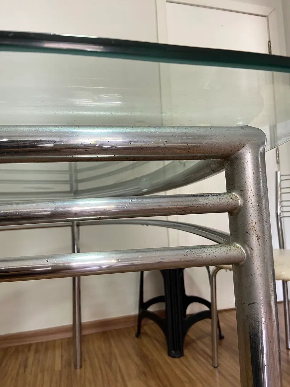 Mesa de Vidro Triangular + 4 Cadeiras Cromadas - Foto 3