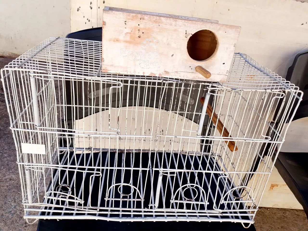 Vende se gaiola 