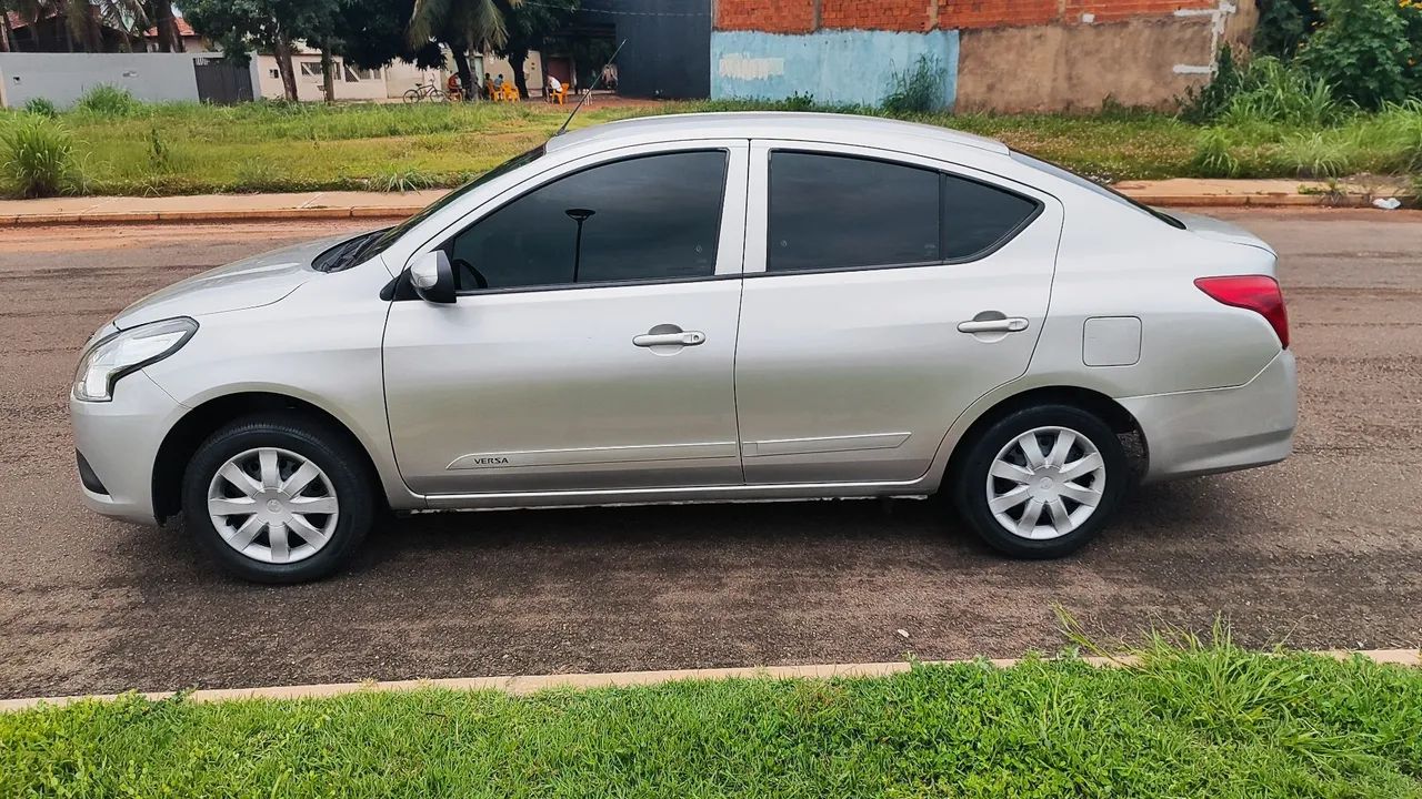 Nissan Versa 1.0 12V Flexstart 4P Mec. 2019 - Foto 4