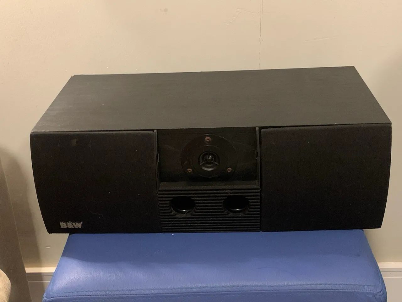 Caixa de som B&W (bowers e wilkins) importada 