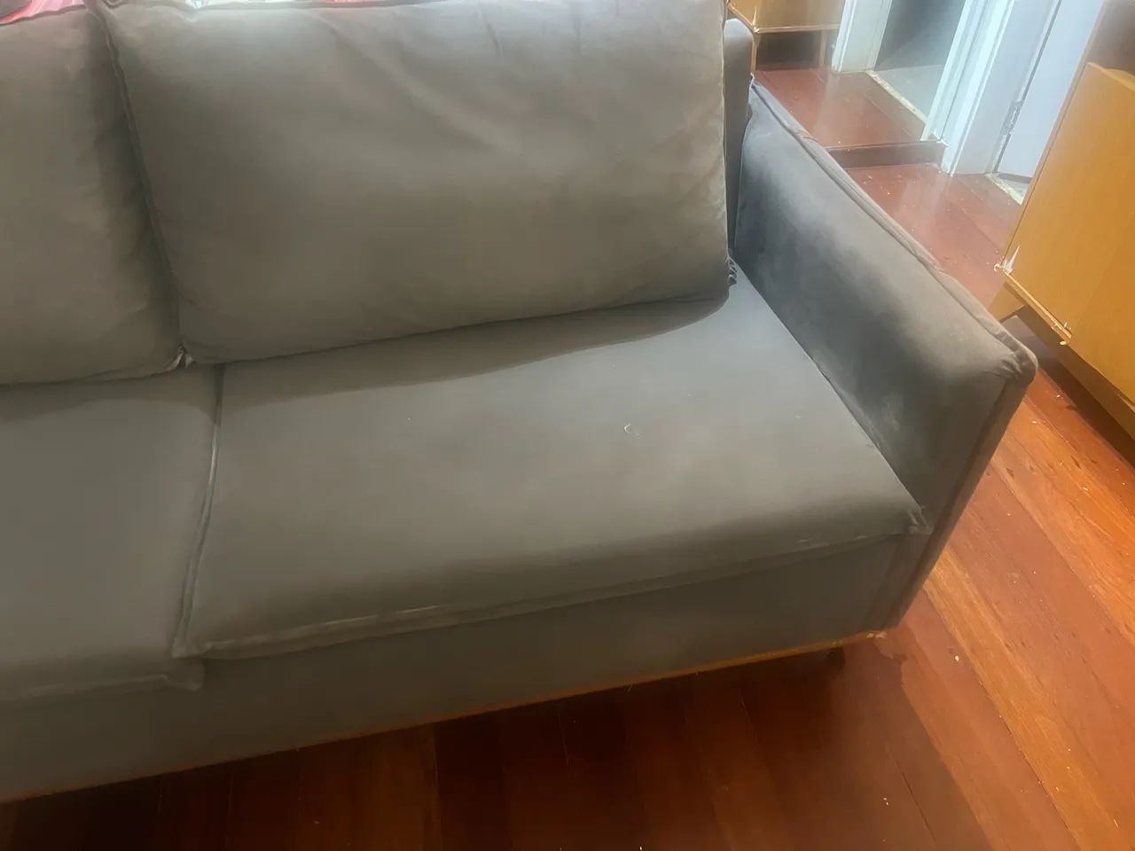 Sofá de 3 lugares fixo cinza - Foto 2