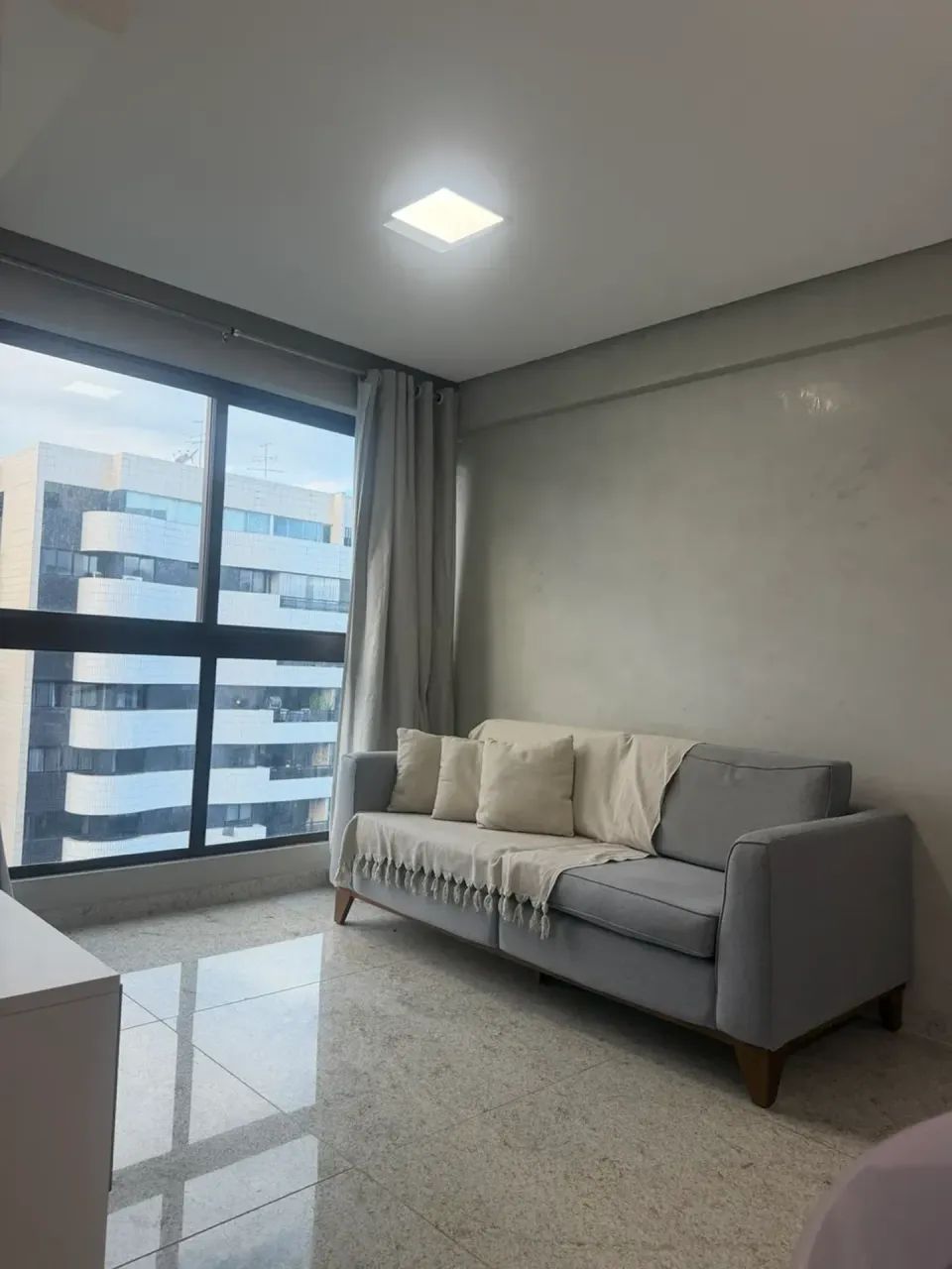 Lindo quarto e sala para alugar na Ponta Verde - Foto 2