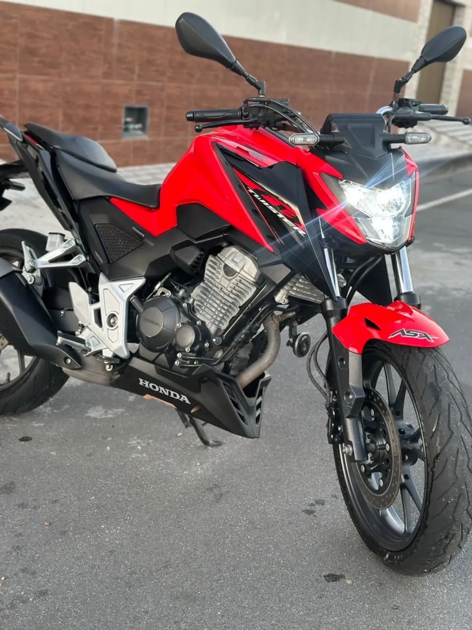 CB TWISTER 300F