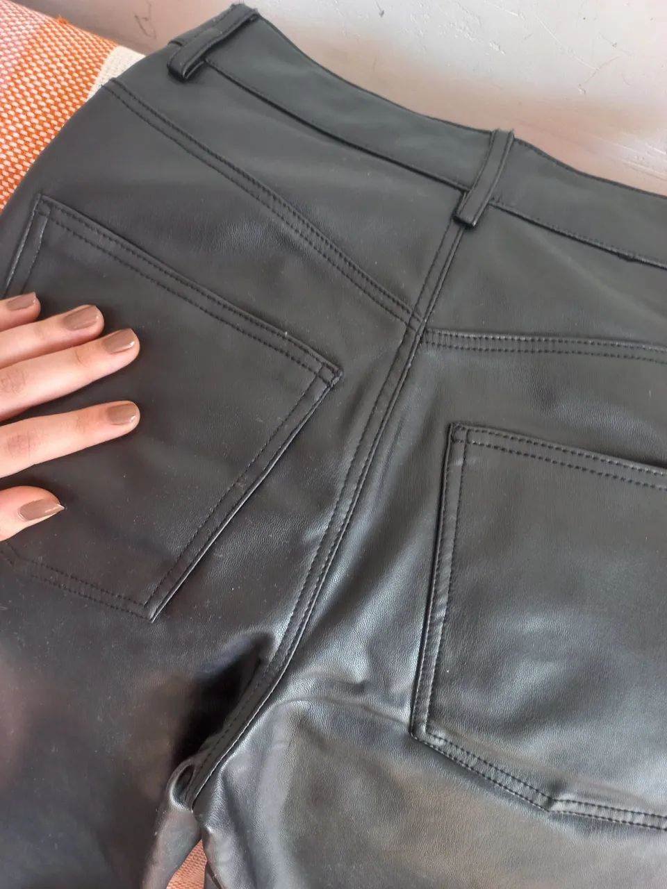 Calça Zara de couro nova  - Foto 4