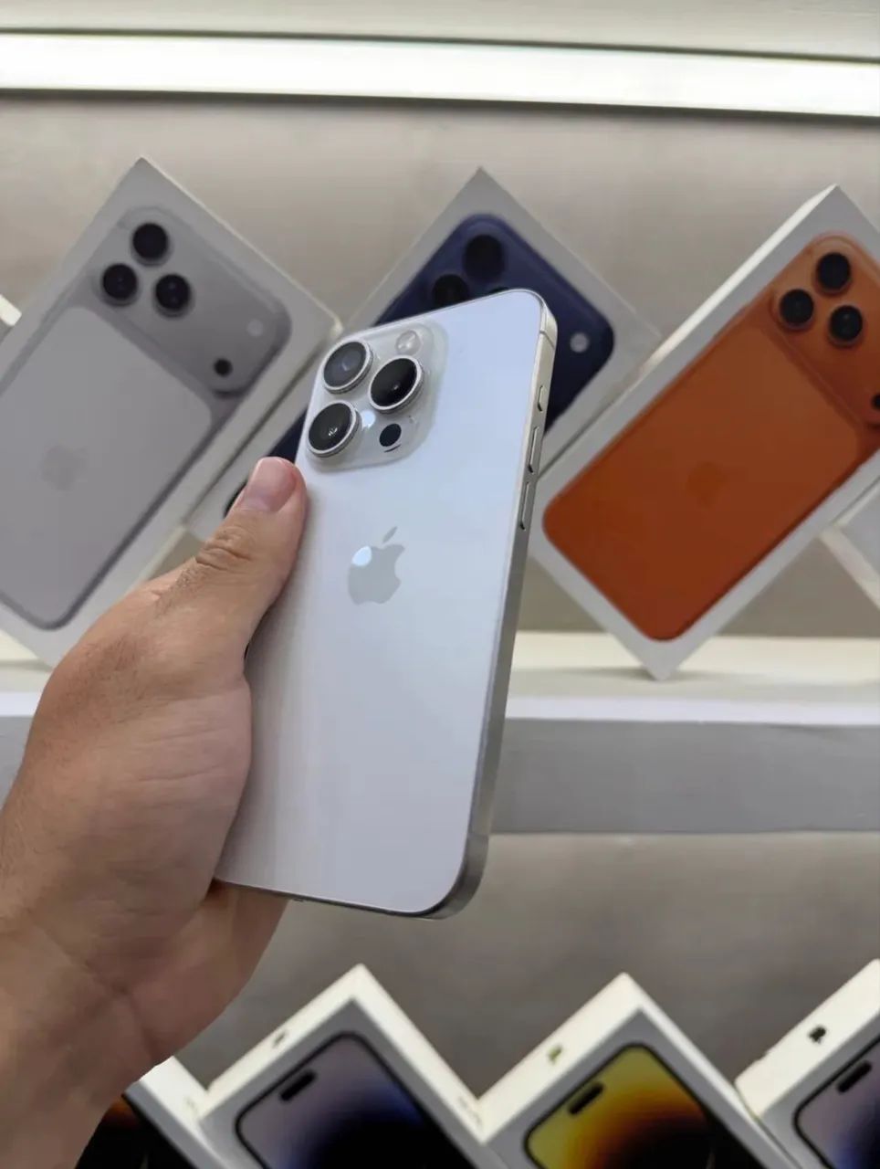 iPhone 15 Pro Branco