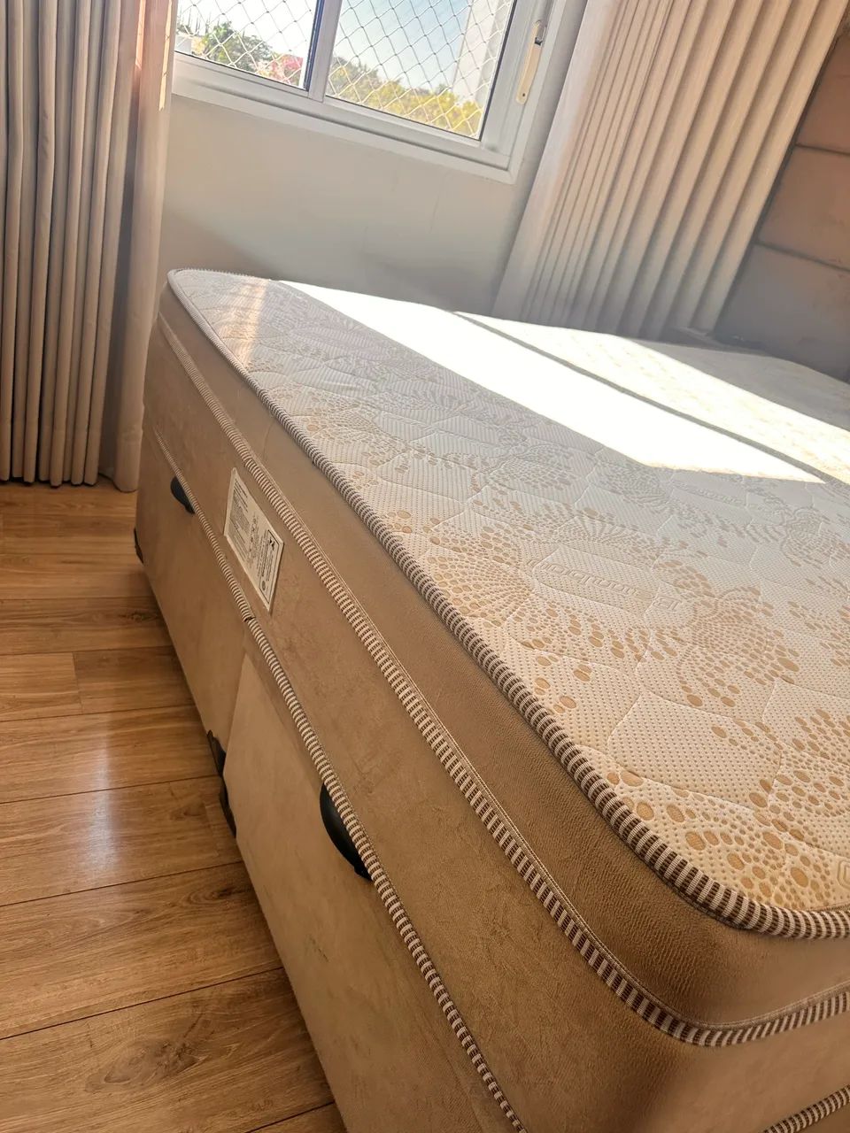 Cama queen size em ótimo estado de conservação  - Foto 5