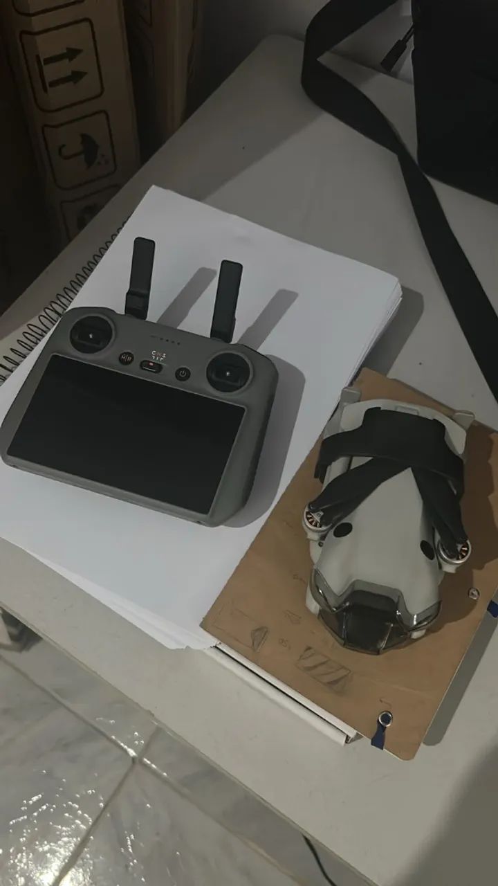 # DJI Mini 4 Pro Fly More Combo + RC 2 + 3 Baterias + Bolsa de Lona - Foto 4