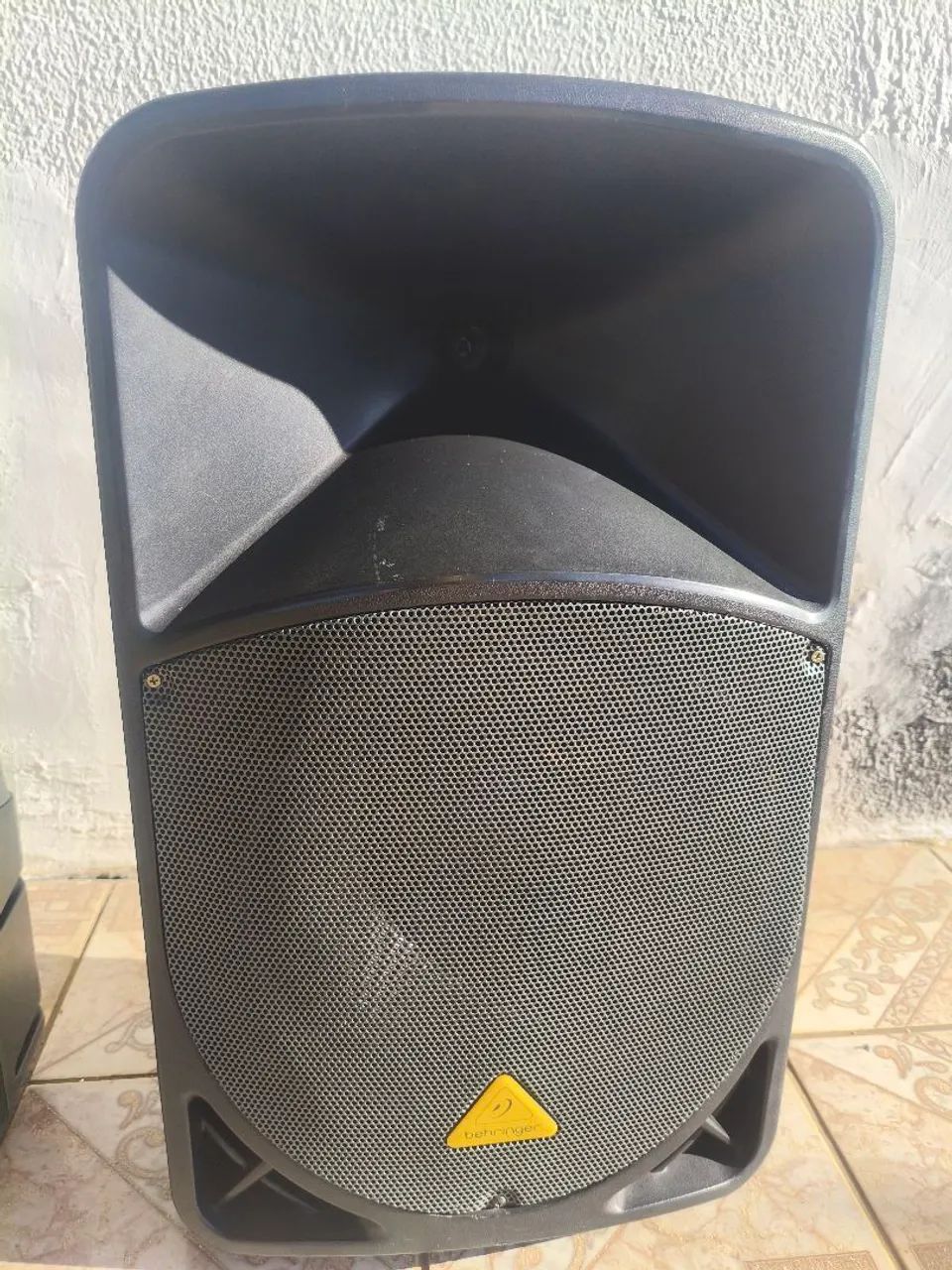 Caixas de som behringer b115d Ativa Passiva - Foto 2