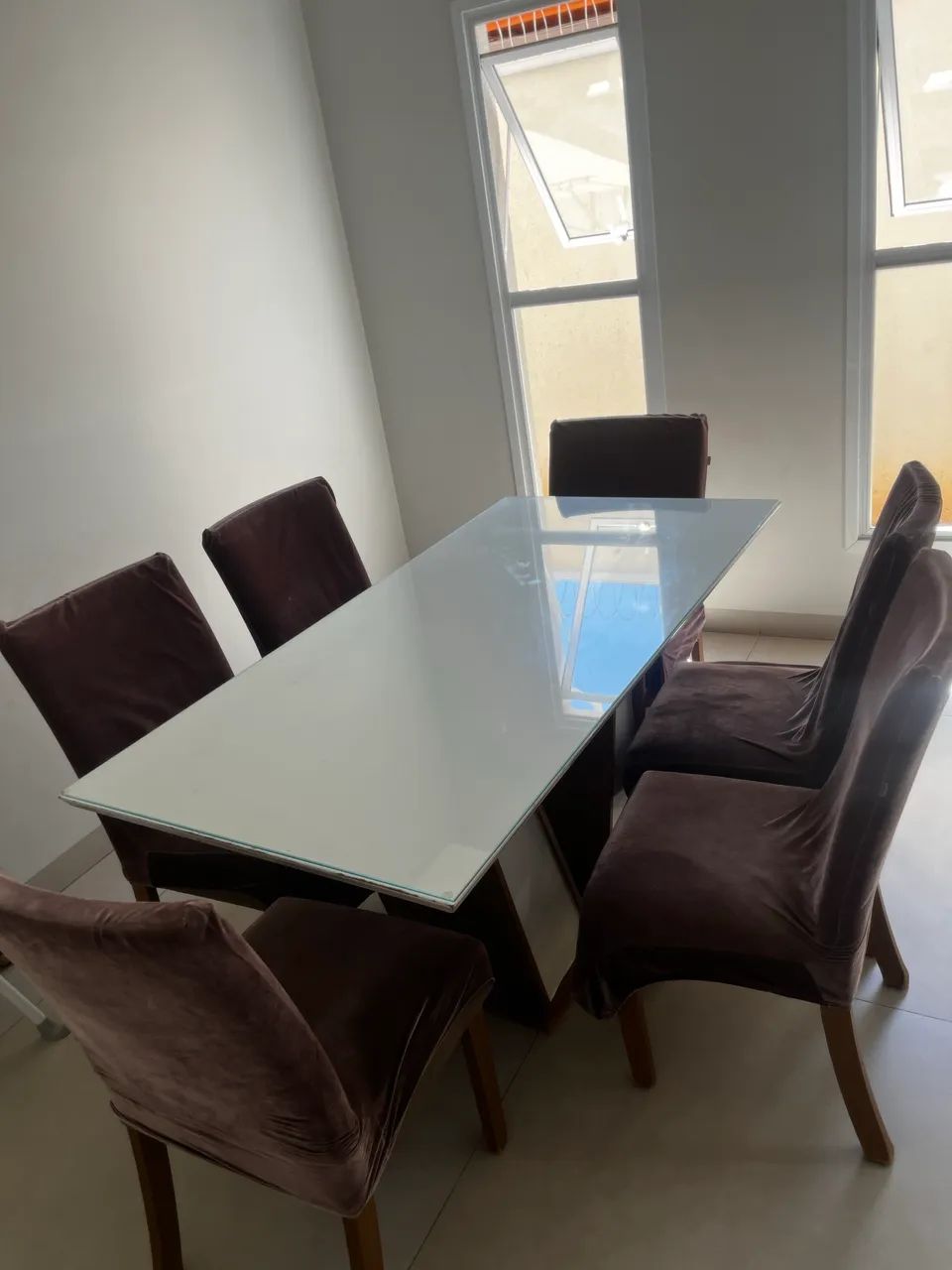 Conjunto Sala de Jantar com mesa, tampo em vidro e 6 cadeiras  - Foto 4