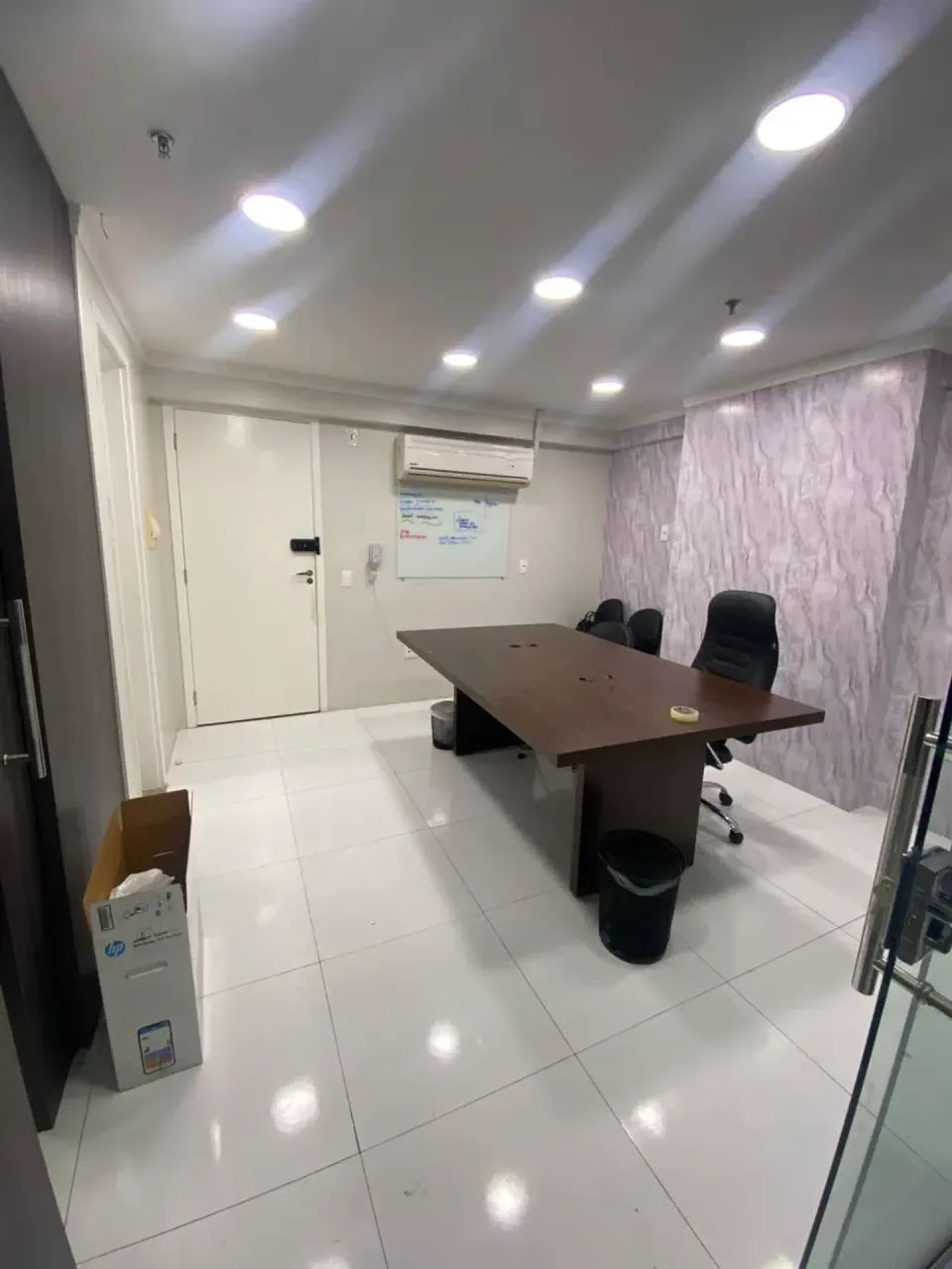 THE PLACE, SALA MOBILIADA 34m2, COM RECEPÇÃO