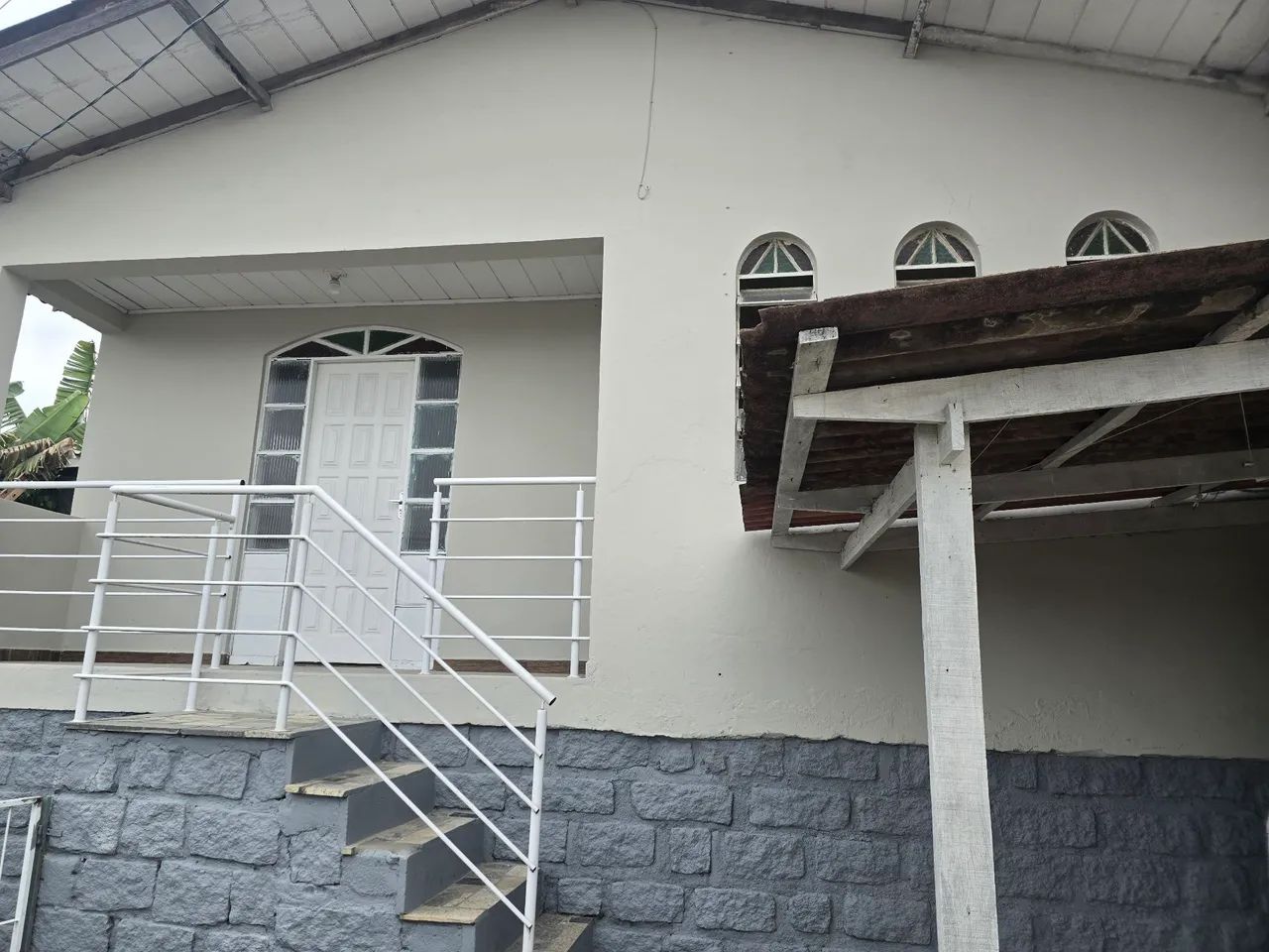 Alugo kitnet e casa 