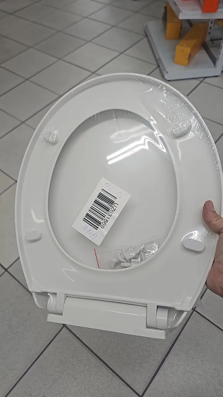 Vaso sanitário com caixa acoplada, assento softclose e kit de instalação.  - Foto 2