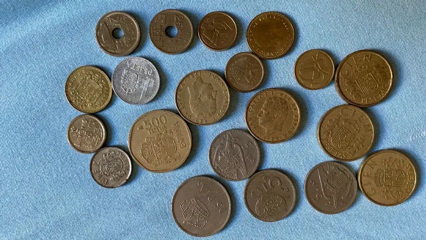 Moedas antigas de vários países. - Foto 4